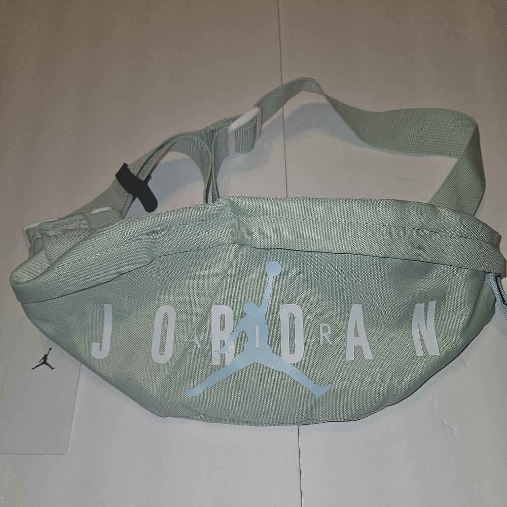 Nike Jordan Crossbody Waist Bag/Hip Pack Unisex Small (Pistachio Frost) - Picture 11 of 12